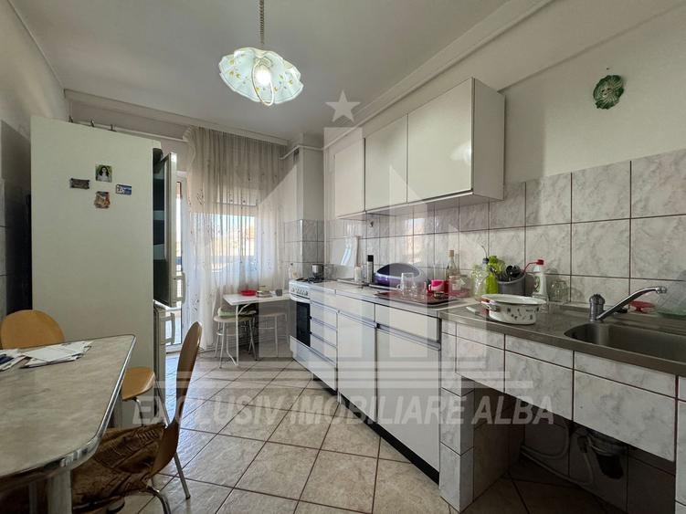 Apartament 3 camere decomandate | 75 mp | Etaj 2 | Centru