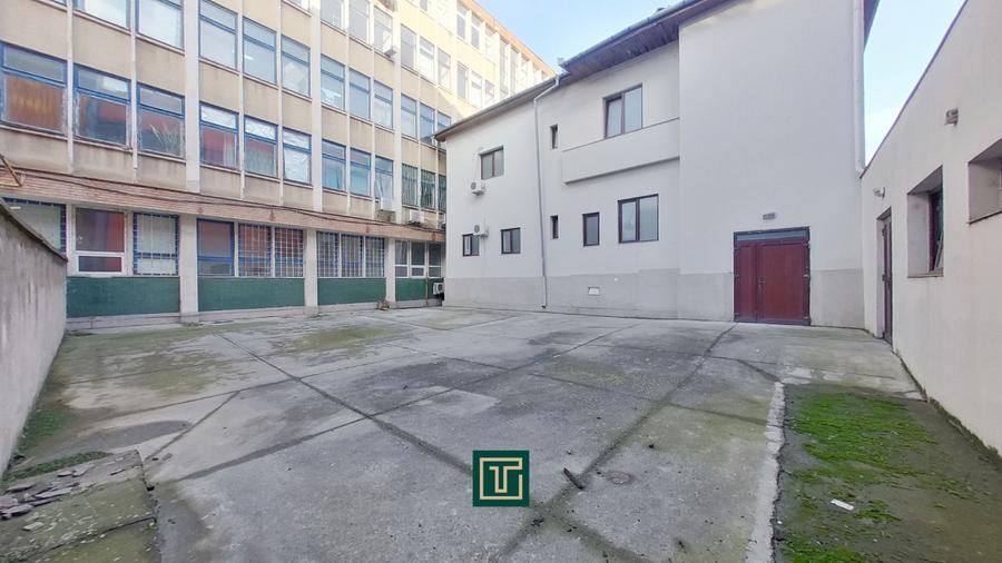 Clădire emblematică rara cu 13 camere pe Calea Victoriei | Ideal locuit/clinică