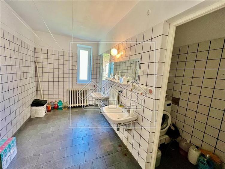 Spatiu comercial - Ideal scoala/gradinita privata - Cisnadie