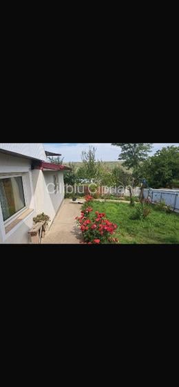 Spre vânzare casă cu teren generos - 5