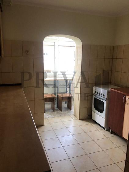Apartament 3 camere, 2 bai, 65 mp, centrala proprie