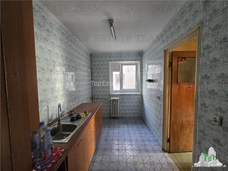 Apartament cu 3 camere in Cartierul Drumul Taberei, sector 6, langa metrou Valea - 10