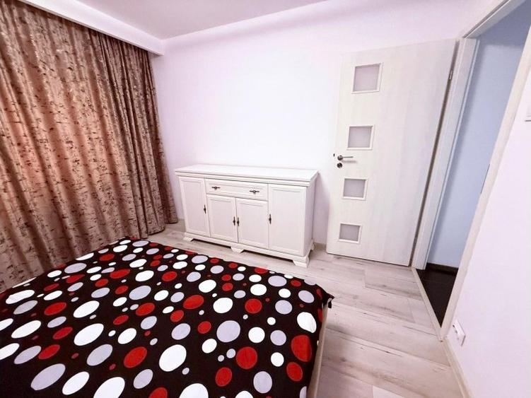 Apartament 4 camere decomandat, suprafata generoasa