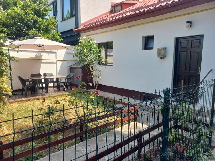 Casă 70mp, 3 camere, curte 35mp – 790€/lună