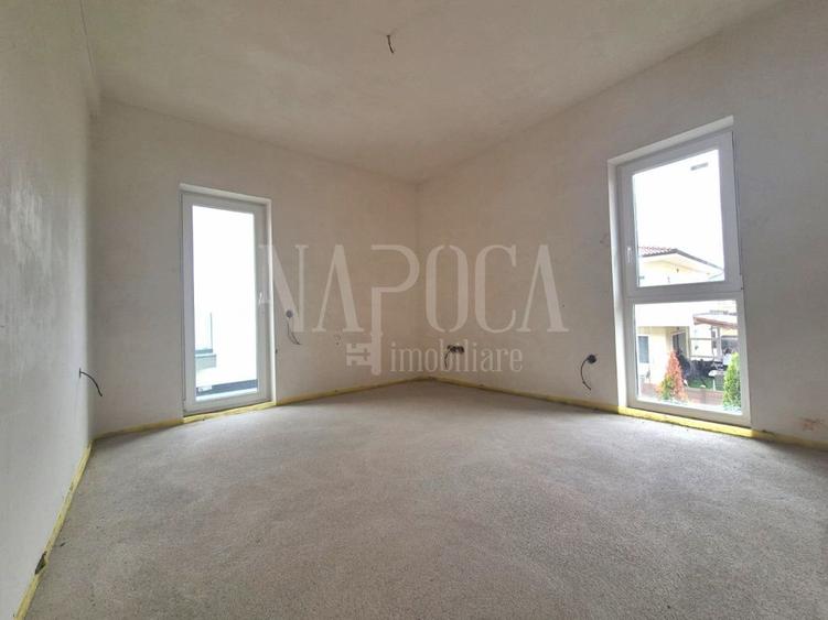Casa 4 camere de vanzare in Terra, Floresti