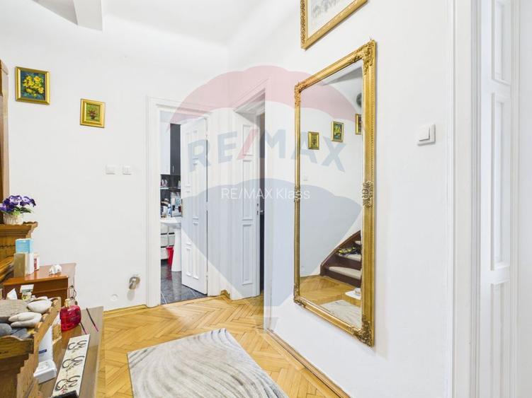 Vila generoasa cu 5 camere si curte, de vanzare in zona 13 Septembrie - 14