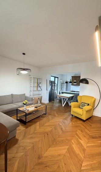 Apartament 4 camere, Centru, langa Casa de Cultura a Studentilor
