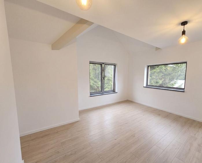 Apartament cu 4 camere 125 mp (4 garsoniere) la cheie + 60 mp pod - Busteni