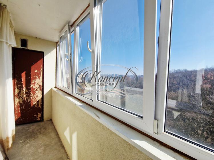 Apartament cu potential, orientare sud-est, 2 balcoane, zona Parang