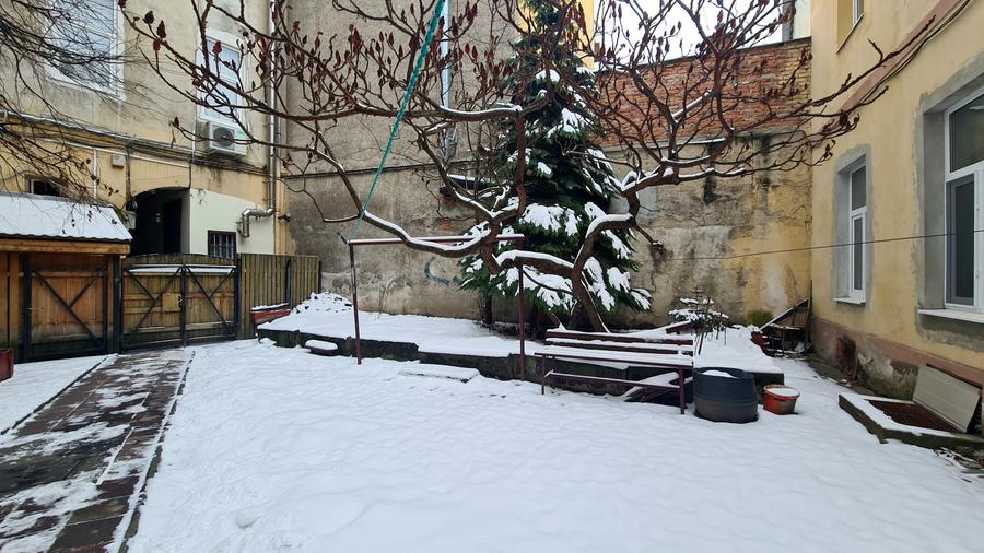 Spațiu elegant, la cheie, în centrul istoric al Brașovului – birou - agentie