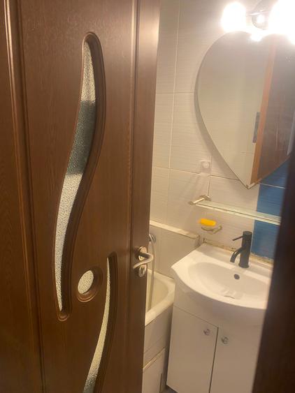 Apartament 2 camere de vanzare zona Scoala 8