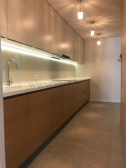 Apartament cu 4 camere de închiriat în zona Primaverii