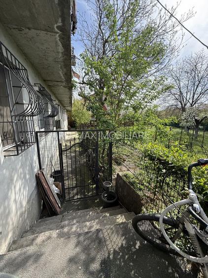 Ap 3 camere - rezultat din alipirea a 2 garsoniere - 62 mp - parter - 22