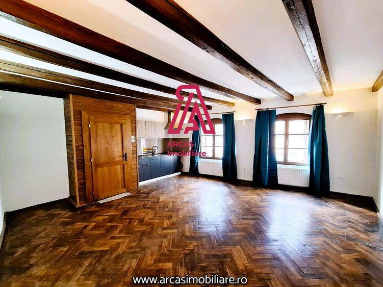 Casa individuala de vanzare cu 4 apartamente-Centrul Istoric Sibiu!