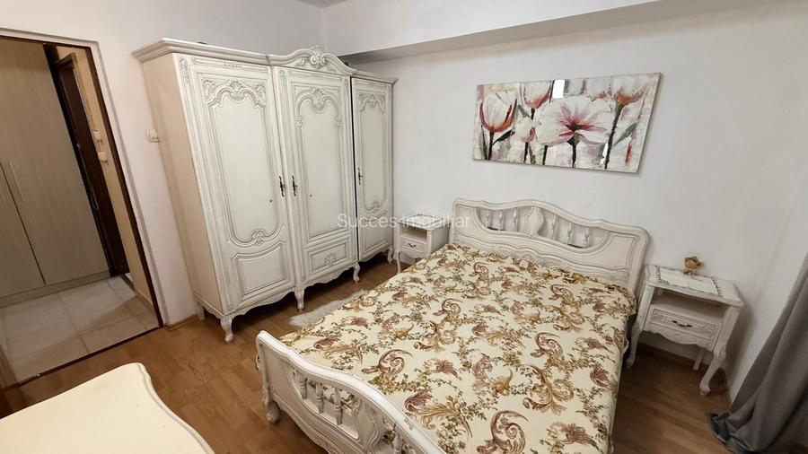 Titulescu, scoala 3, 3 camere decomandat, 80 MP ,loc parcare, etaj 1, 500 euro - 24