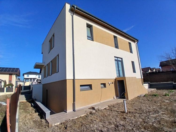 Vila D+P+1E, 270mp utili pretabila si ca spatiu zona Valea Lupului
