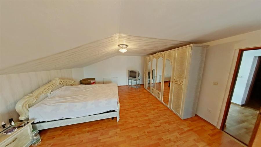 Casa mare si frumoasa cu 5 camere in Gradiste
