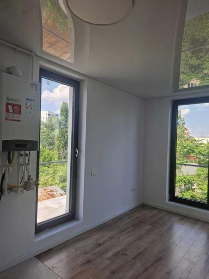 Apartament 3 Camere Regie Centrala Proprie Nemobilat Loc Parcare Bloc 2026