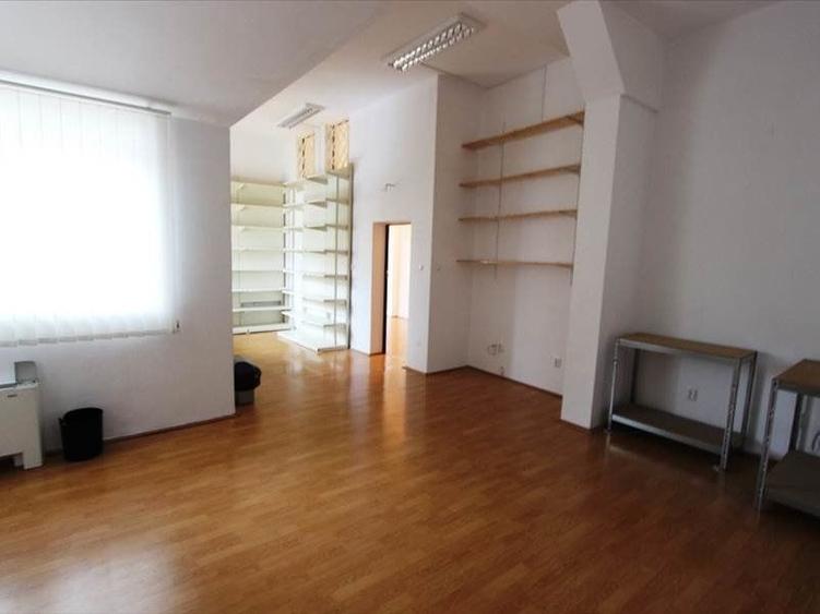 Vila spatioasa pentru birouri in zona centrala