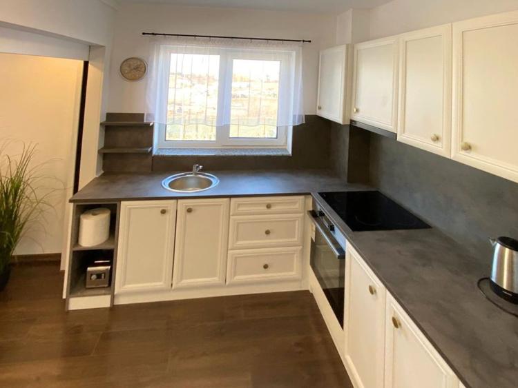 Apartament modern cu 2 camere pereți retractabili terasă parcare și boxă