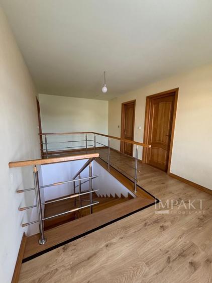 Casă tip duplex, 200 mp, 3 niveluri, 2 locuri de parcare