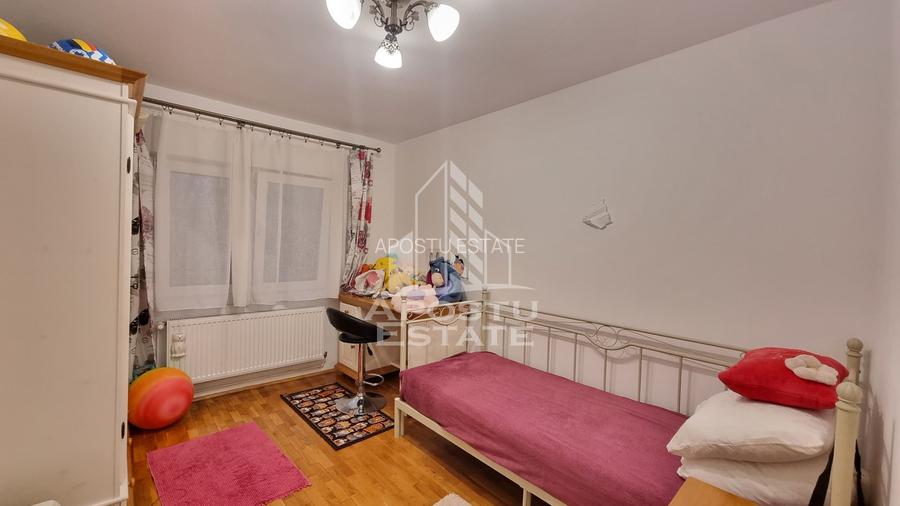 Apartament cu 3 camere de vanzare, decomandat , Zona Mircea cel Bătrân - 2