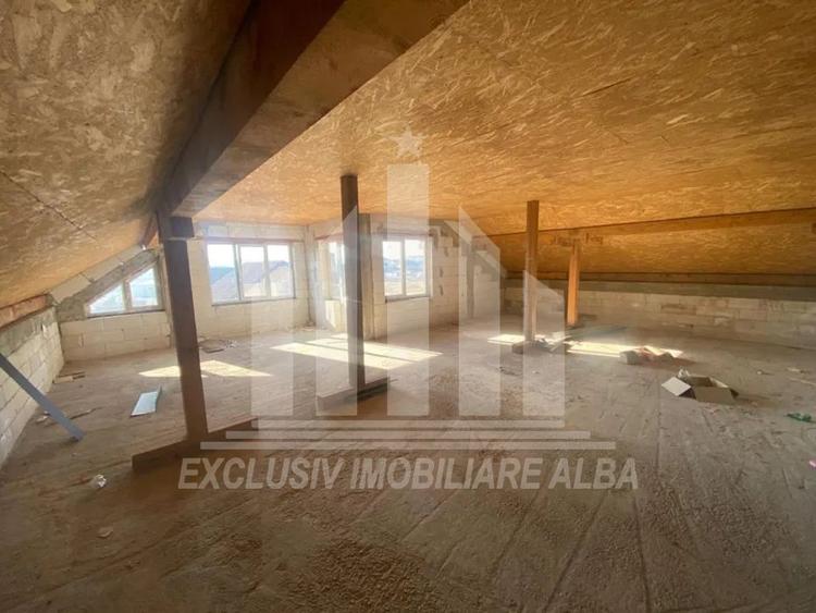 Cladire rezidentiala | La rosu | 650 mp | 700 mp teren | Alba-Micesti