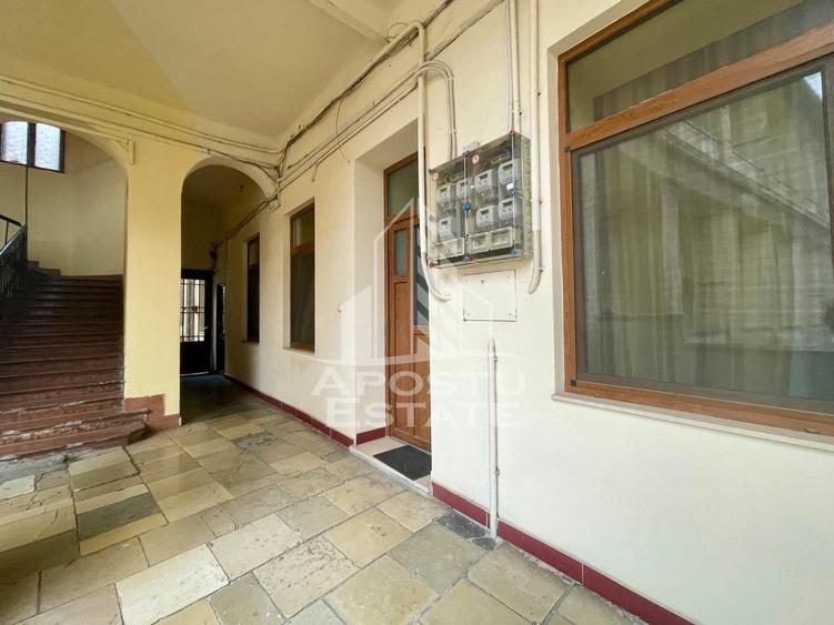Apartament 3 camere, curte cu acces auto, ULTRACENTRAL