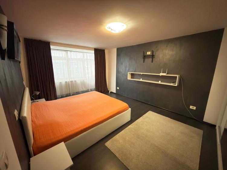 Craiova-Rovine, garsoniera de vanzare, 37 mp, 4/4, mobilata/utilata, 69900 euro