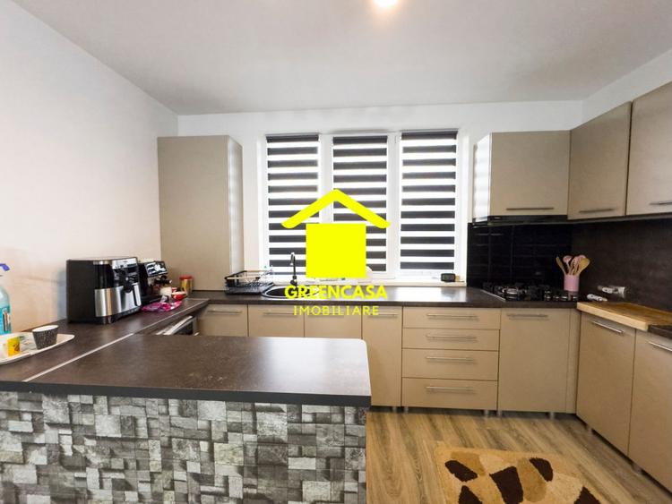Casă tip duplex | 5 camere | 3 bai | zona Terra | Florești