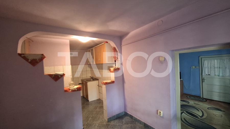 Casa individuala de vanzare 3 camere curte 300 mp zona Turnisor