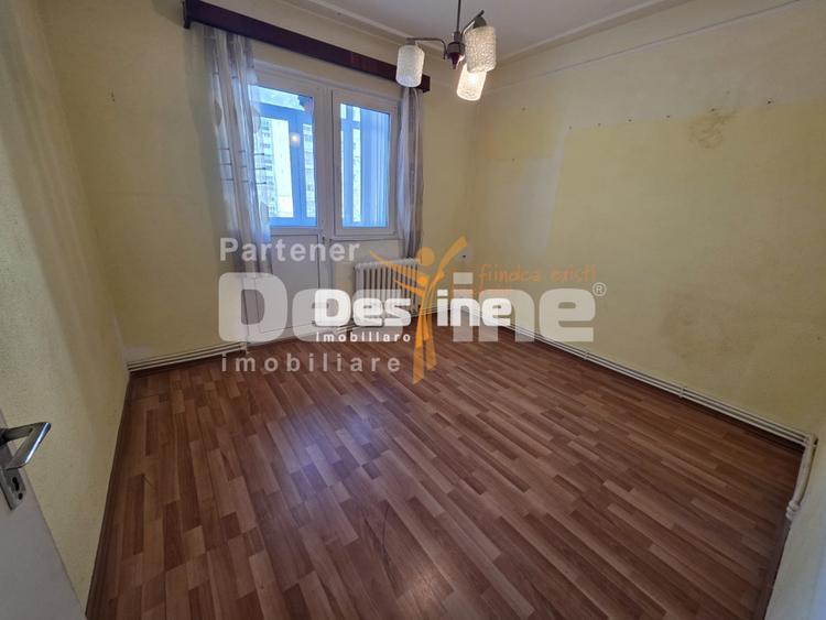 APARTAMENT 2 CAMERE, DECOMANDAT, MIRCEA CEL BATRAN, 69.990 EURO