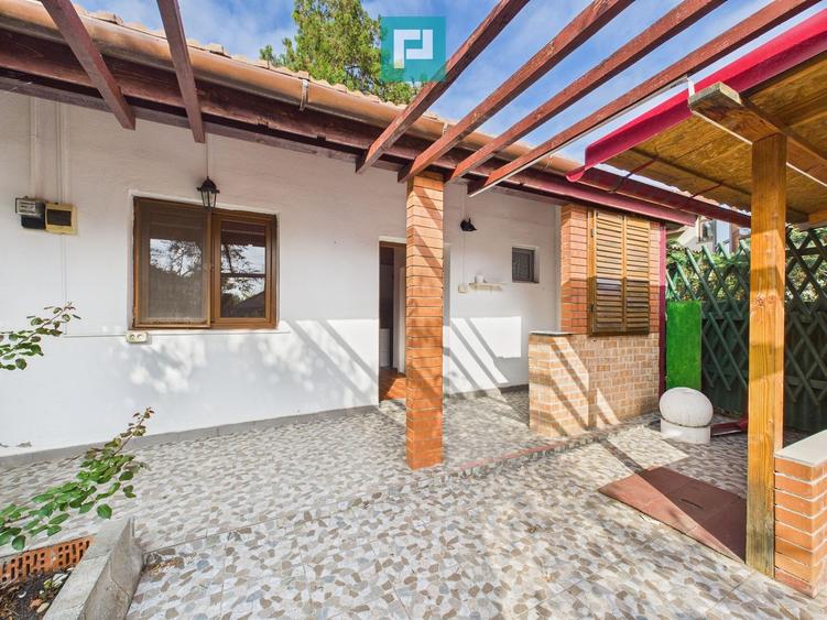 Casă cu o cameră, teren 350 mp în Subcetate