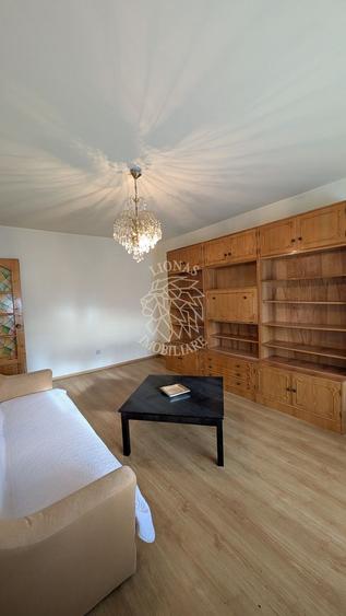 Apartament 4 camere 132 mp-balcon-ideal locuire- zona Calea Moldovei