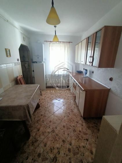 Apartament cu 3 camere zona Pod etaj 2 din 4 confort 1 cu imbunatatiri