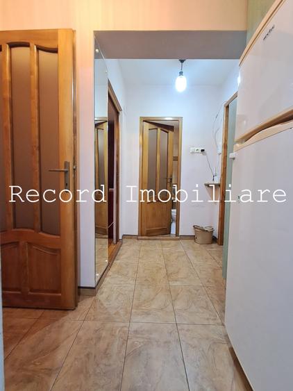 Apartament 2 camere decomandate, et.3 din 4, cartier Manastur zona Calvaria