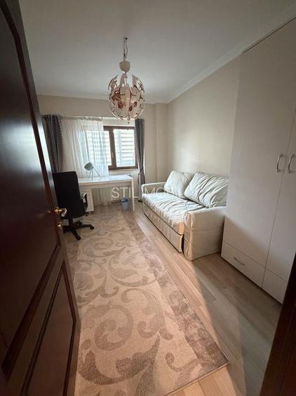 Apartament cu 3 camere decomandate, modern și foarte bine întreți