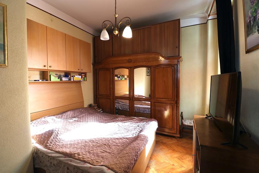 Apartament interbelic cu 3 camere și garaj în Piața Romană – ASE