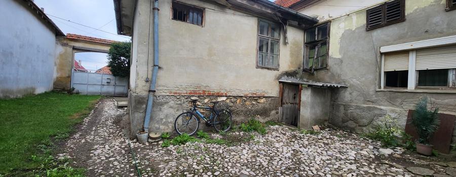 Casa D+P in Sanpetru in strada Republicii 198 cu teren 1.819 mp, utilitati!