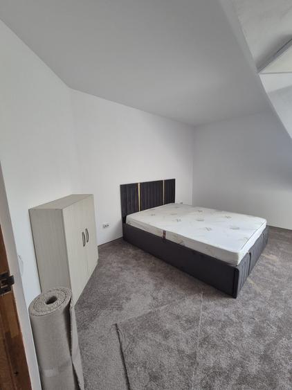 Apartament la casa, 4 camere in Schei