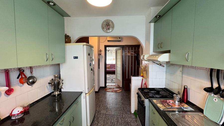 Apartament cu 3 camere de închiriat, str. Șelimbărului-AP1560