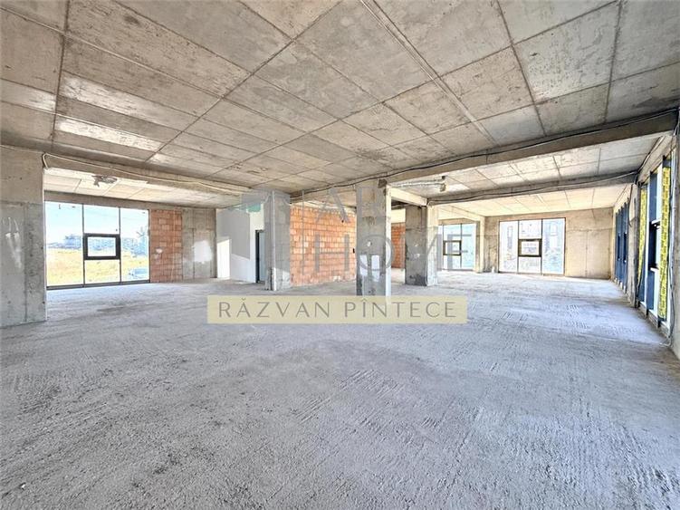 Spatiu comercial 248,6 mp, parcare, Nord Cartier Albert, Ploiesti