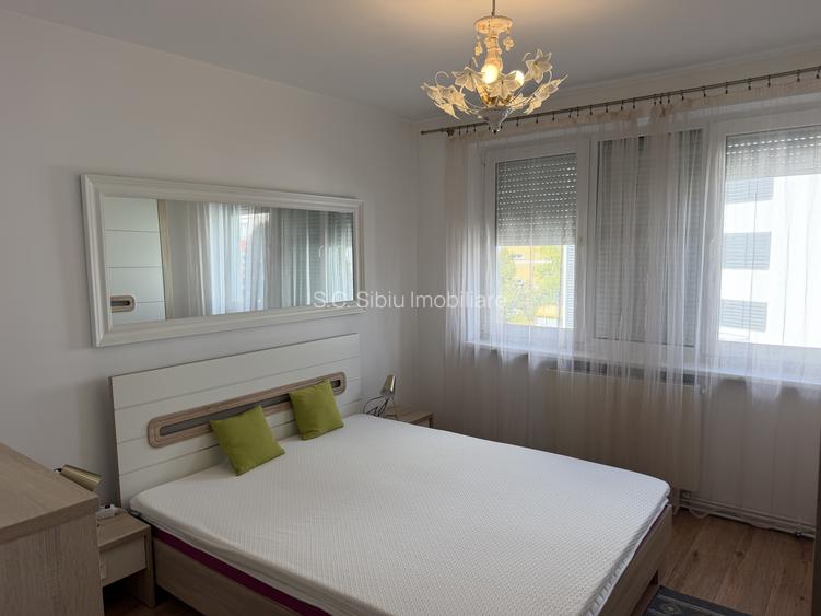 ap 3 camere  et 2 central  bd Vasile Milea Politie cu balcon - 5