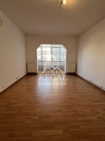 Apartament 4 camere de vânzare – Micro 5 | Etaj 1 | 80 mp