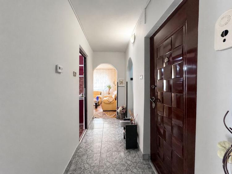 Apartament 4 camere decomandate, etaj 1/4 - Marasti