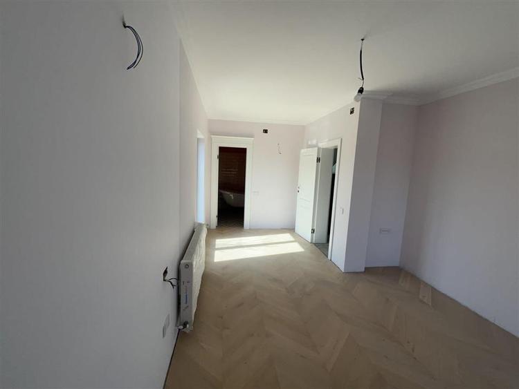 Eleganta la malul lacului- Vila premium cu ponton privat.