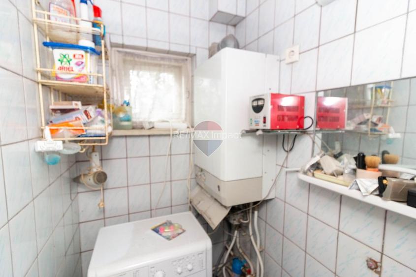Vila cu 7 camere de vanzare in zona Centrala Aleea Grivitei Roman - 12