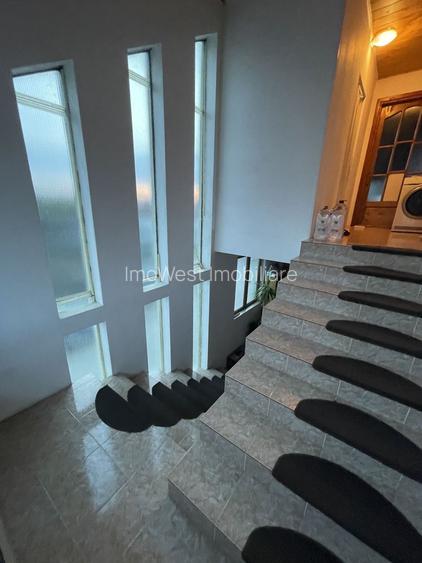 Casa S+P+E+M | 605 mp utili | 10 camere | 3 bucatarii | 4 bai | 3 terase | Garaj