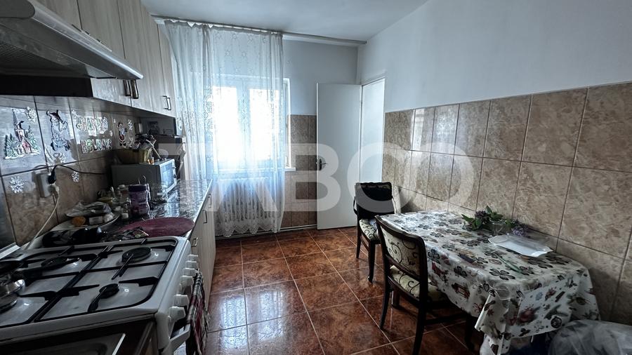 Apartament de inchiriat 2 camere mobilat utilat zona Vasile Aaron