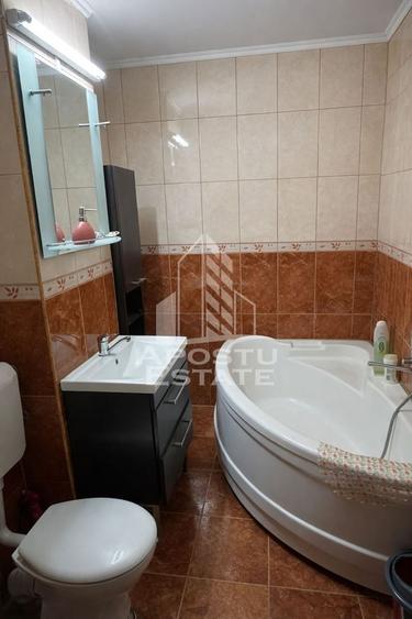 Apartament 3 camere de vanzare, garaj, zona Girocului, Timisoara